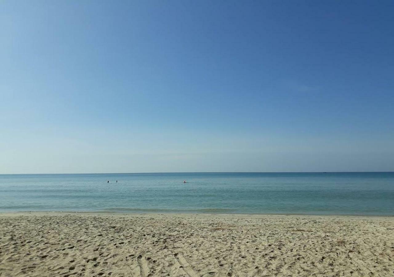Mae Rampung Beach House Pool Villa Rayong Exteriör bild